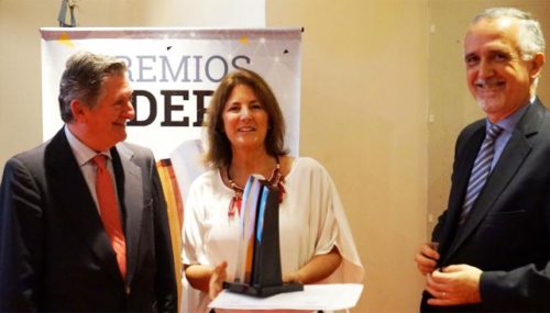 Premio Adepa a una integrante del equipo directivo del CUP